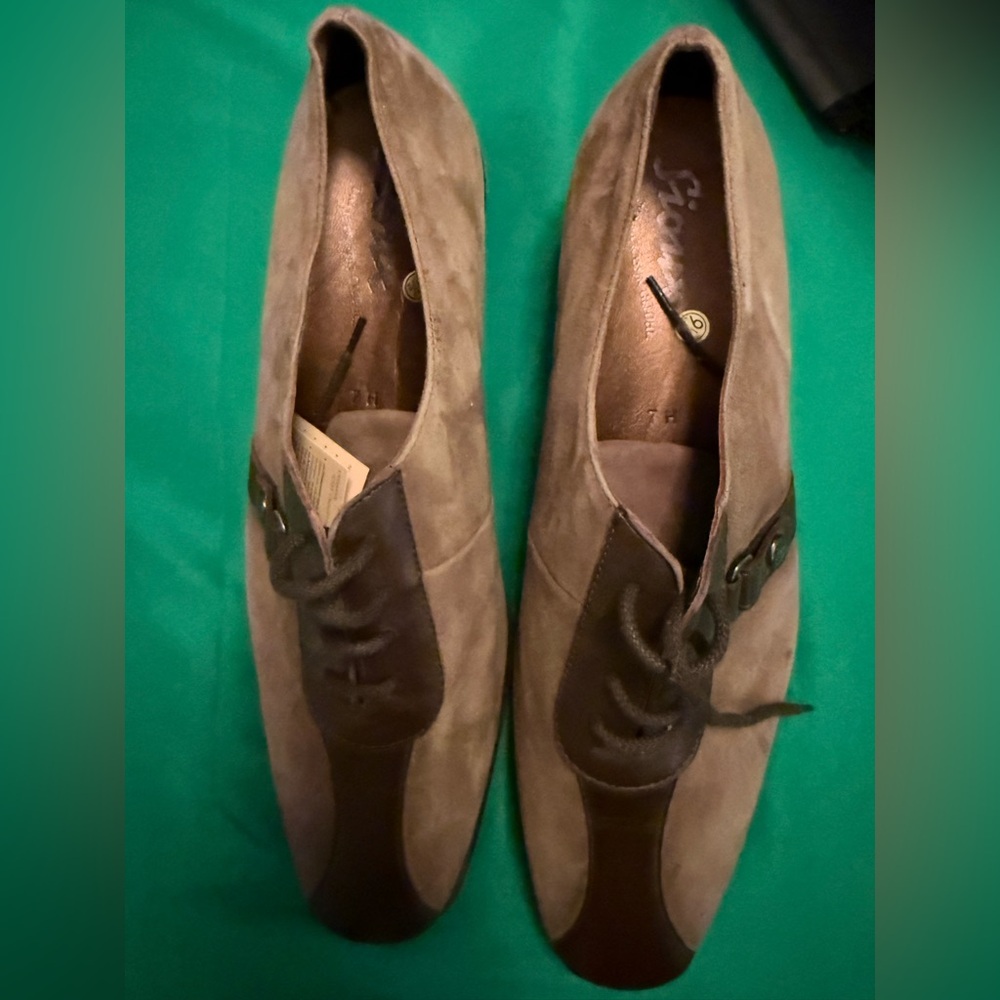 Stylish Tan and Brown leather Wedges